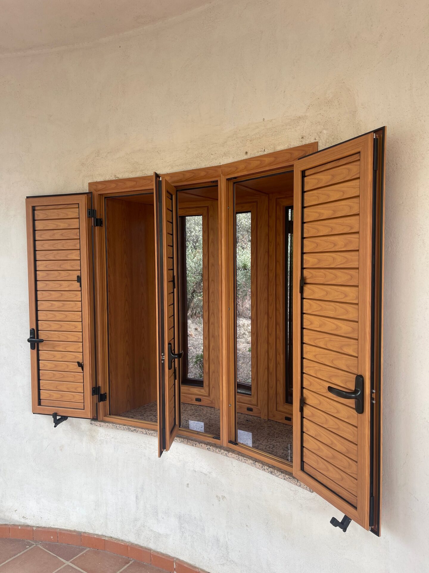 Infissi in Alluminio-Legno a Villapiana